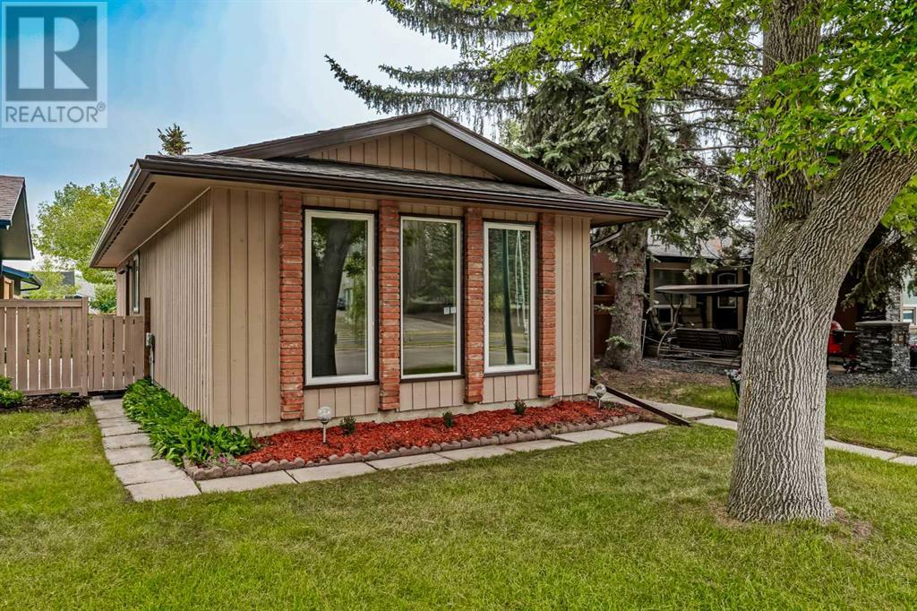 83 Midbend Crescent SE