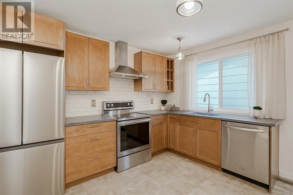 83 Midbend Crescent SE