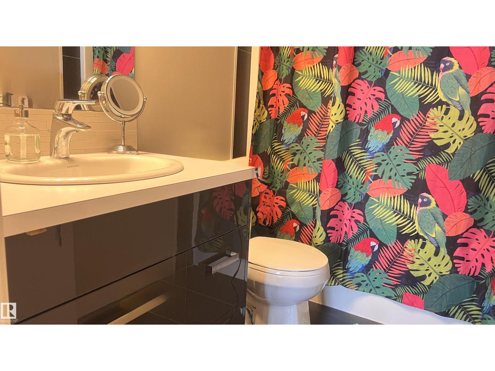 #2004 10410 102 AV NW