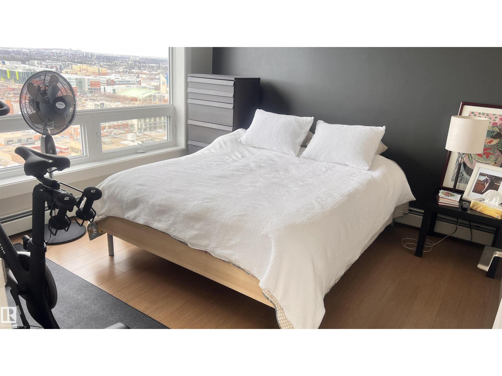 #2004 10410 102 AV NW