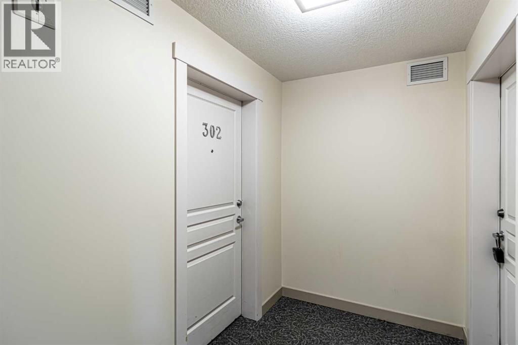 302, 2300 Evanston Square NW