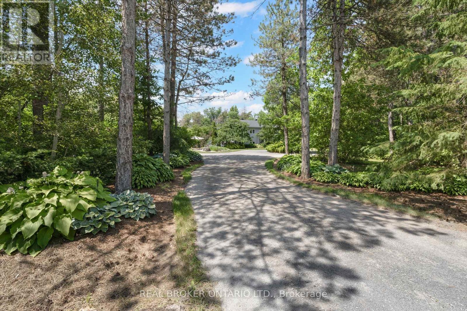 6550 RIDEAU VALLEY DRIVE N