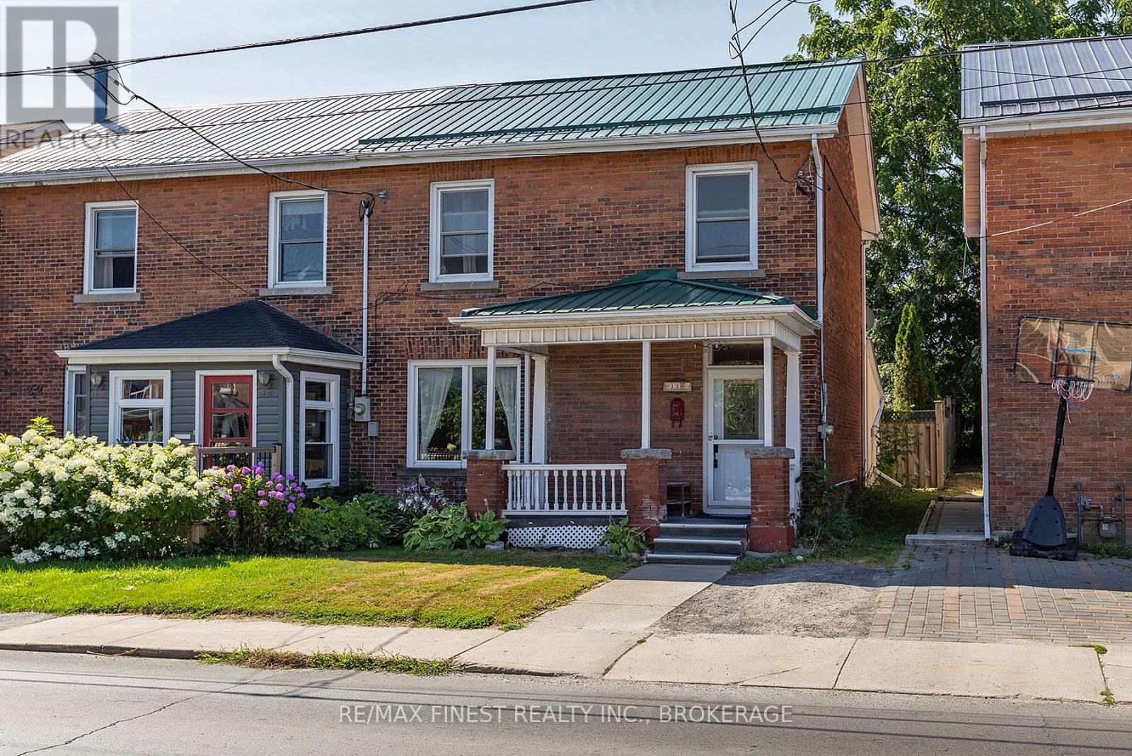 126 STEPHEN STREET