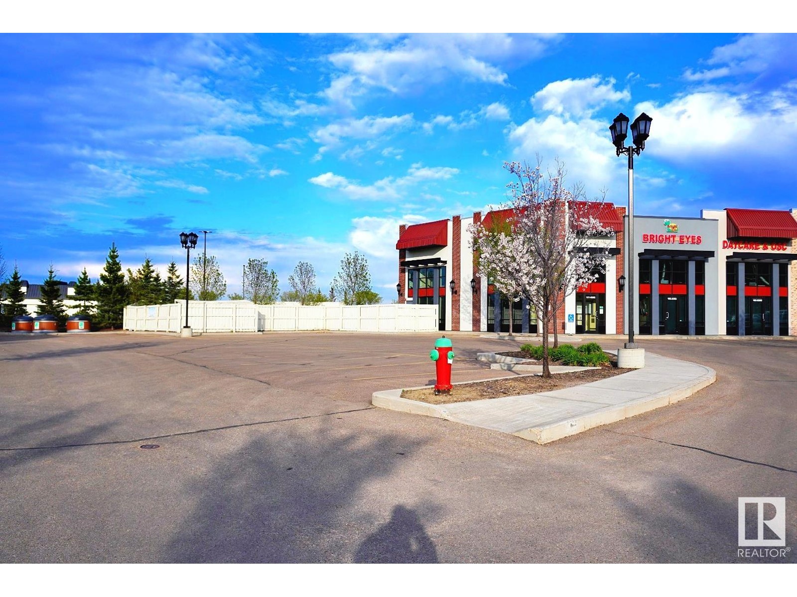#110 5305 Magasin AV