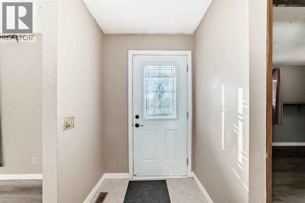 5439 Dalrymple Crescent NW