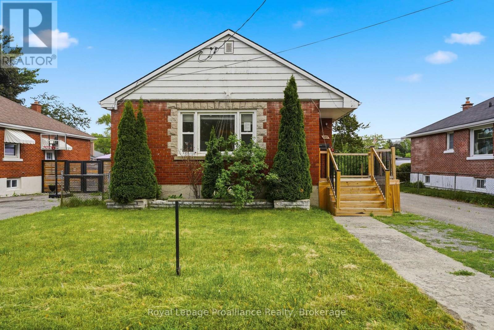 Photo 1 of 50 — 355 BRIDGE STREET E, Belleville (Belleville Ward), ON K8N1P7