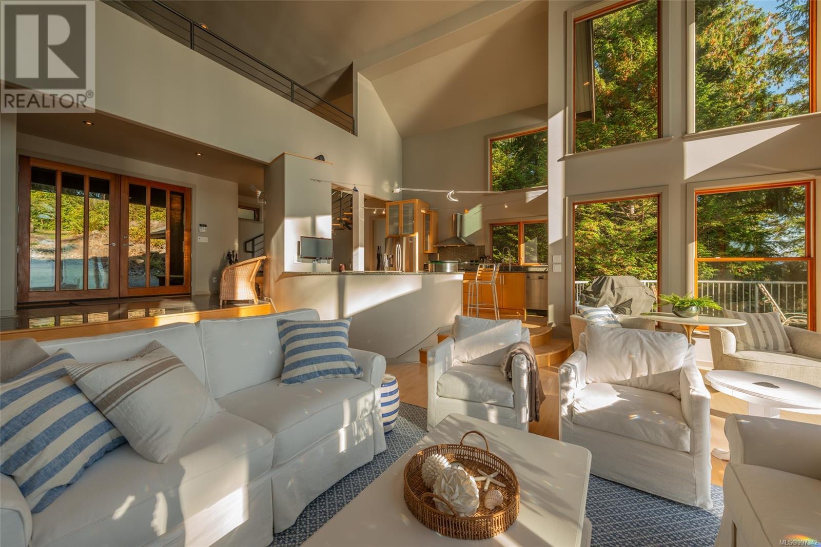 2564 Seaside Dr