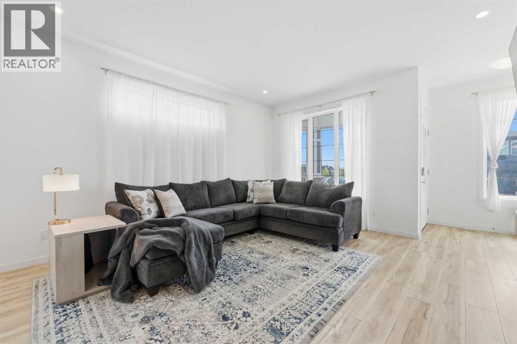 2 Birch Glen
