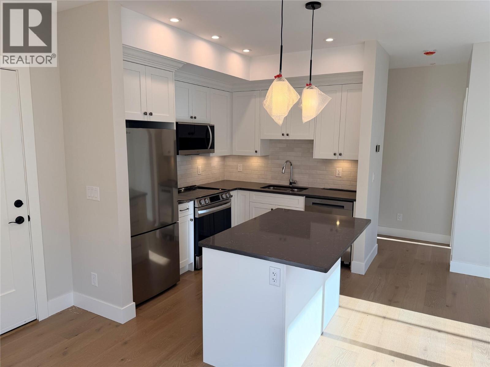 2171 Van Horne Drive Unit# 104