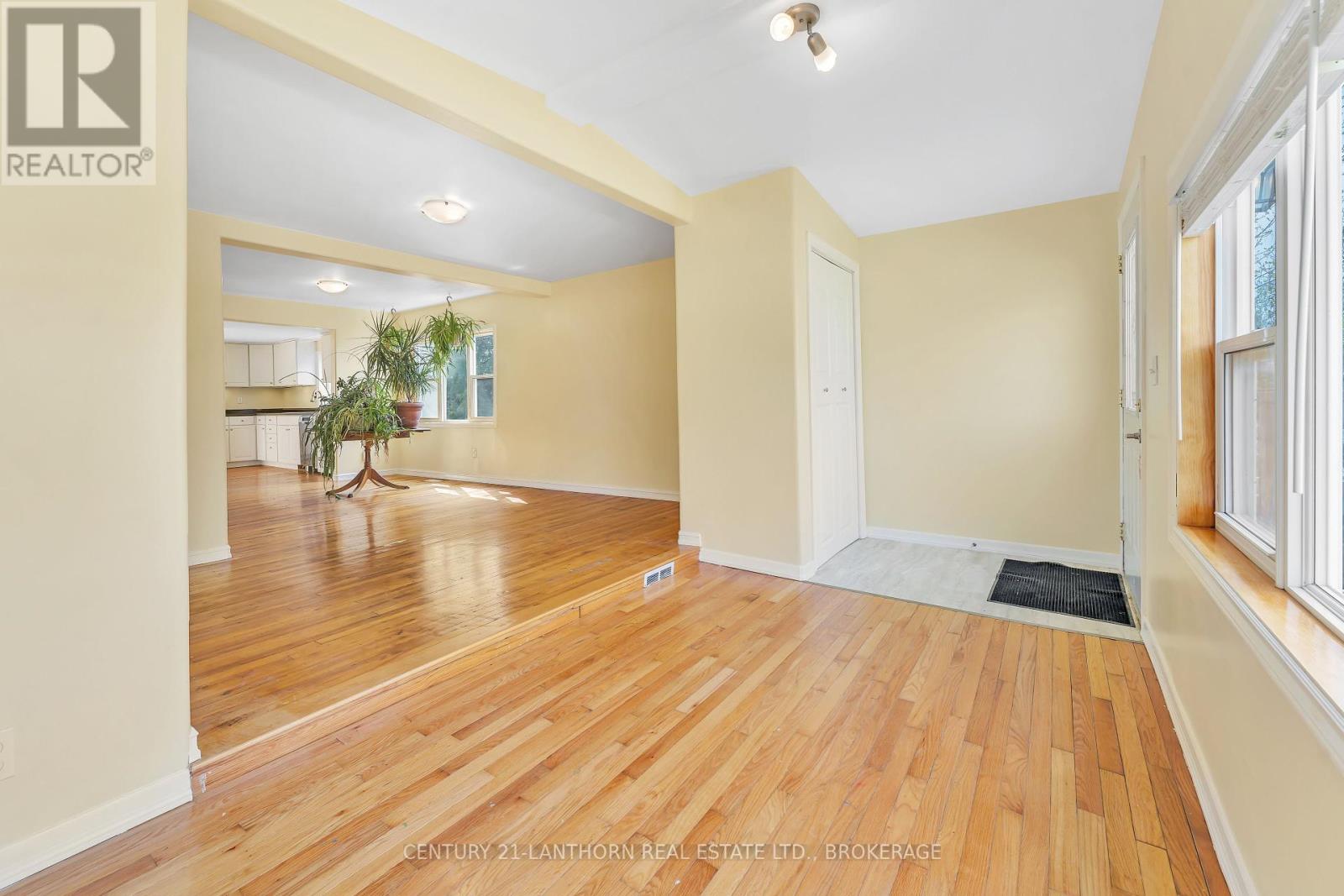 77 PORTSMOUTH AVENUE