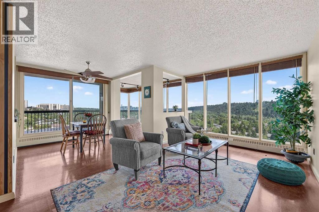 1607, 145 Point Drive NW