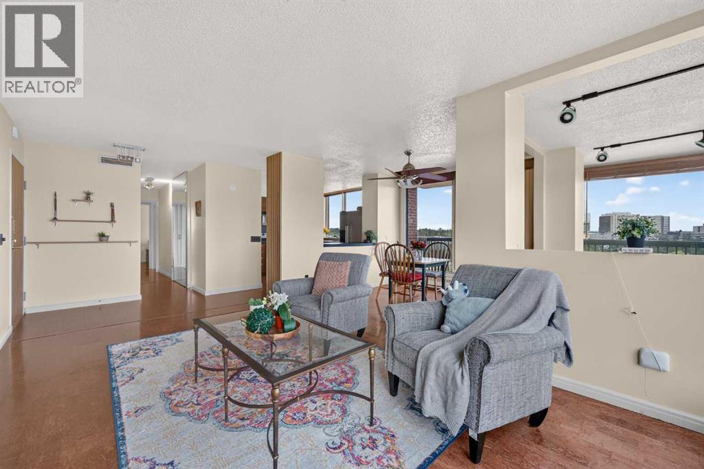 1607, 145 Point Drive NW