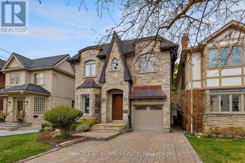 8 RUTHERGLEN ROAD Toronto (Leaside) ON M4G1L6
