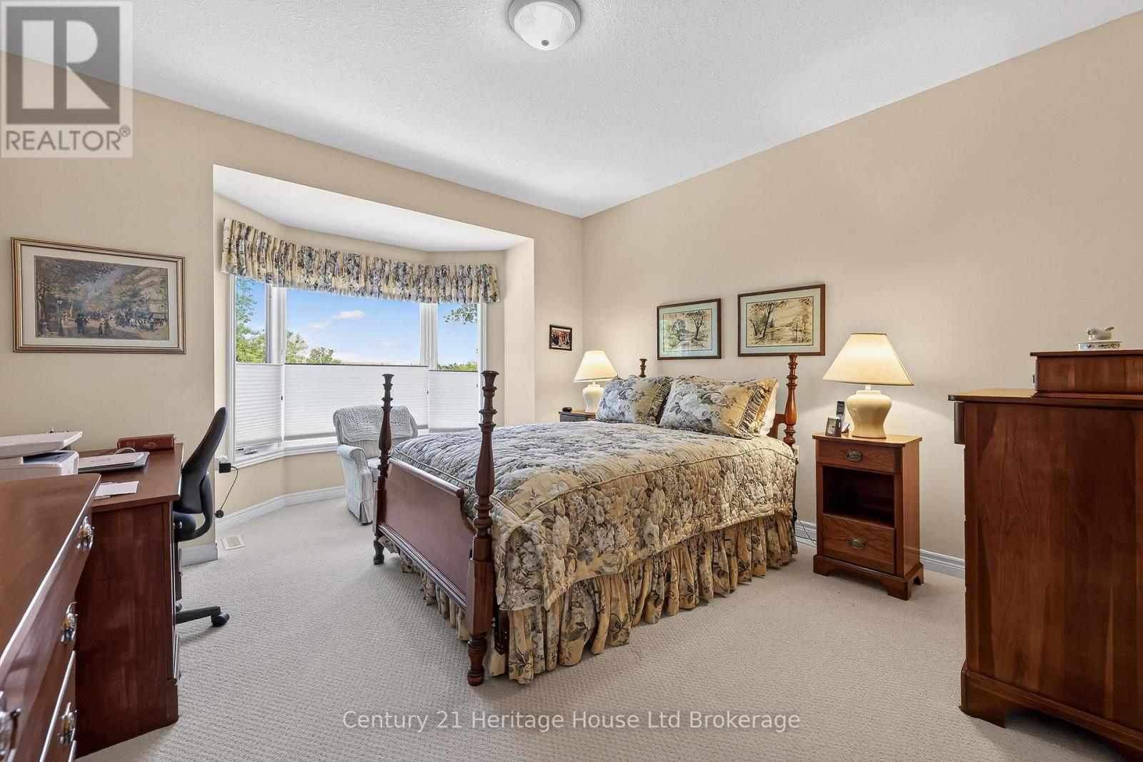 16 - 500 LAKEVIEW DRIVE