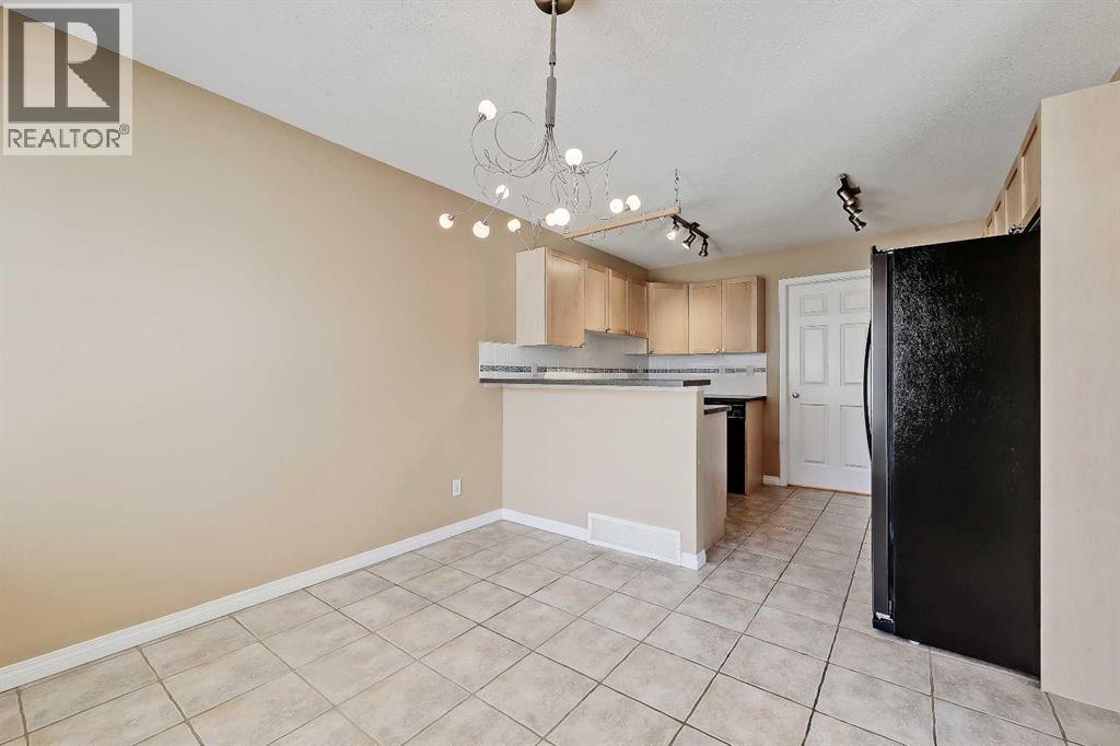 40 Simcoe Place SW