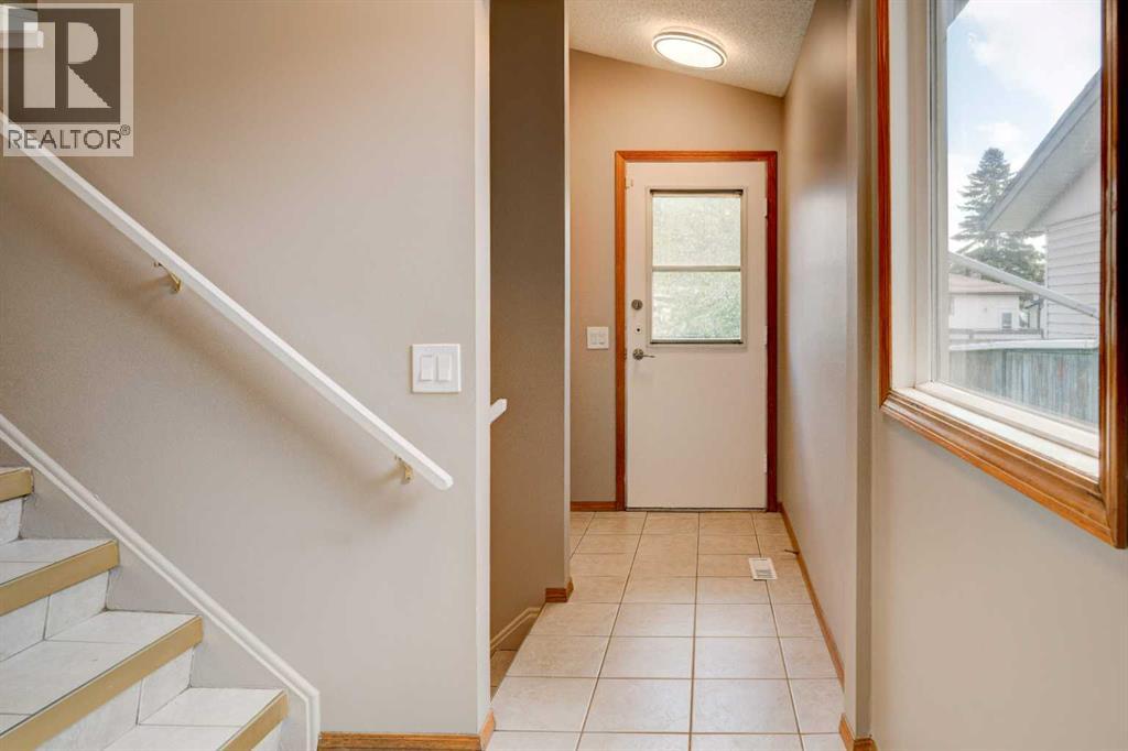 27 Dovely Way SE