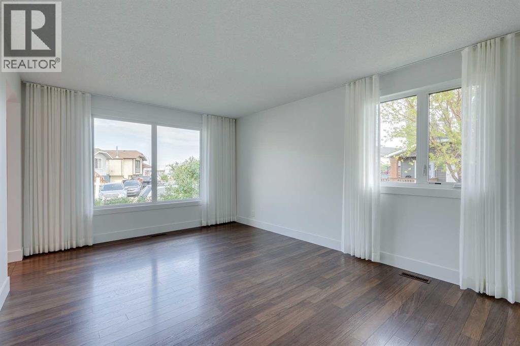 23 Erin Grove Court SE