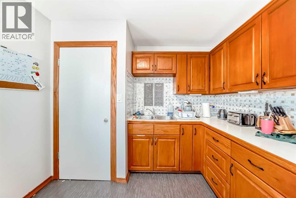 1415 Rosehill Drive NW