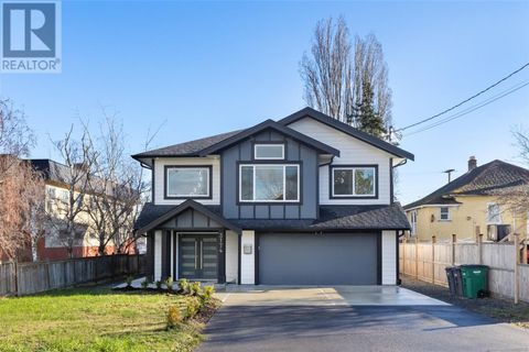 3174 Harriet Rd Saanich BC V9A1T8