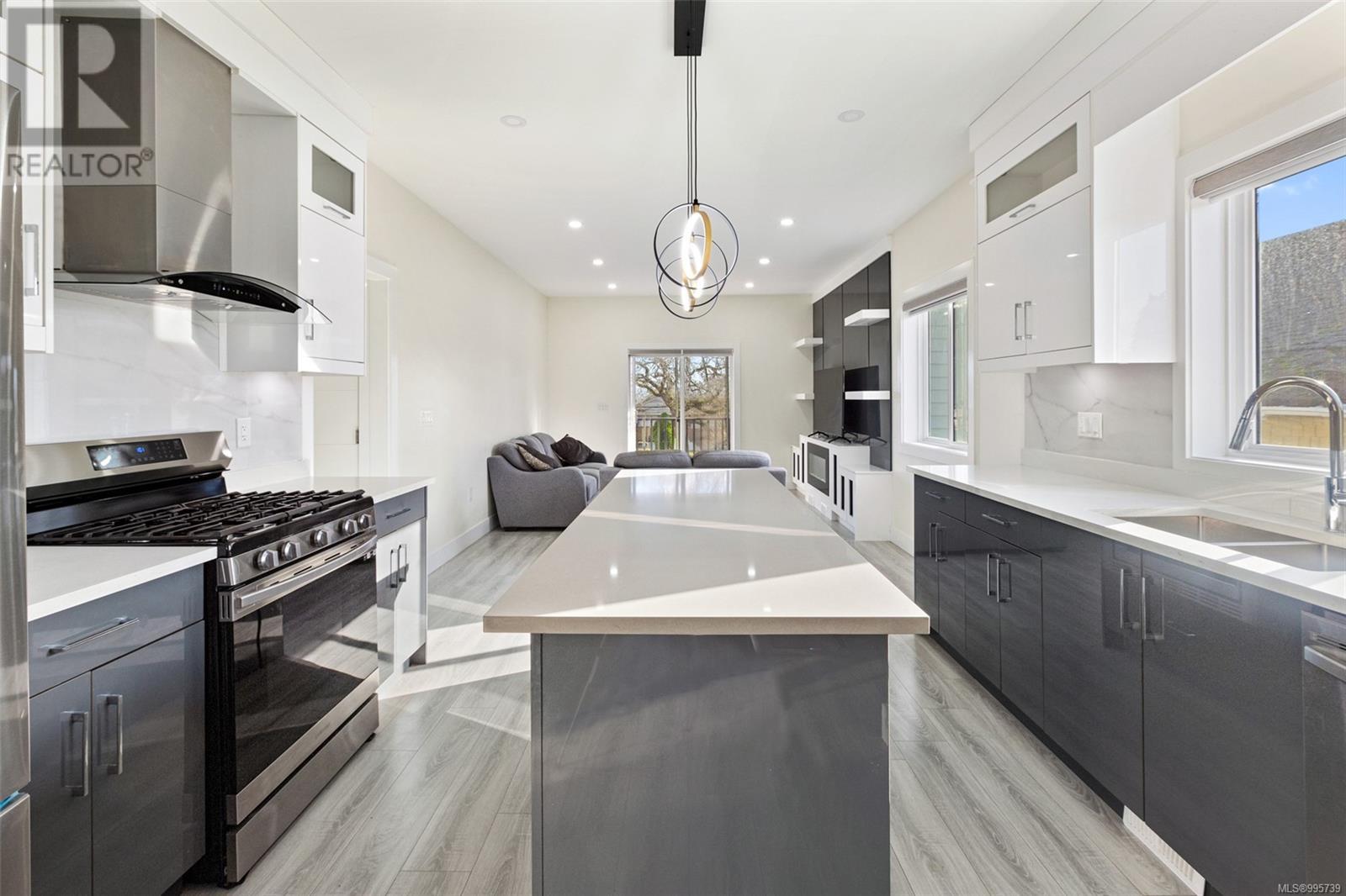3174 Harriet Rd