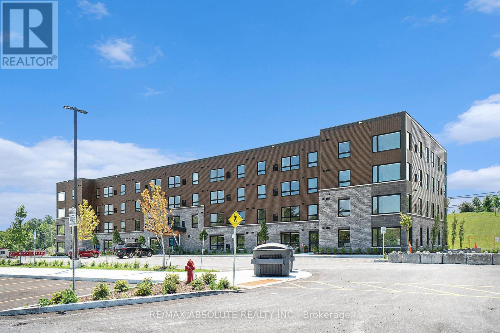 310 - 12 B THOMAS STREET S