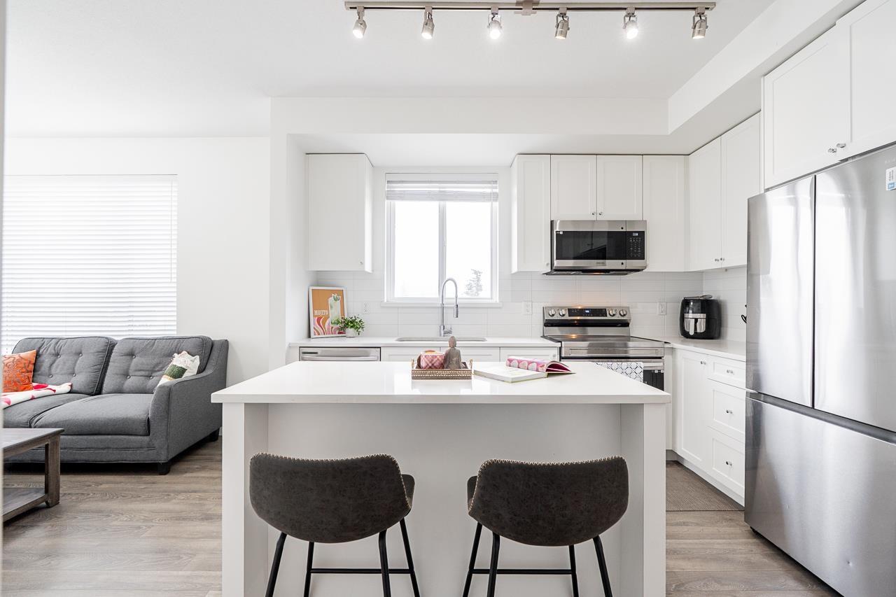 412 15848 FRASER HIGHWAY