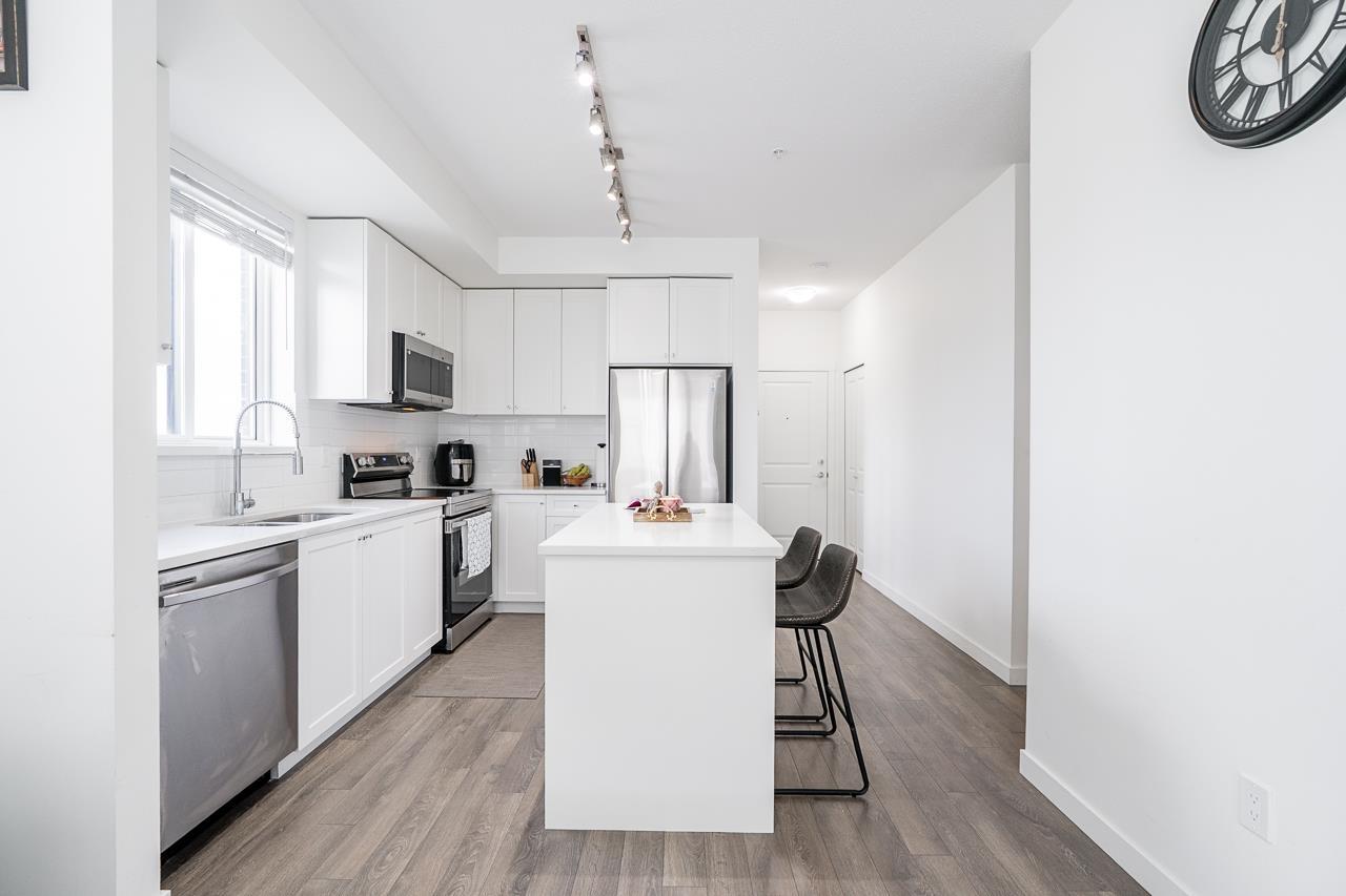 412 15848 FRASER HIGHWAY