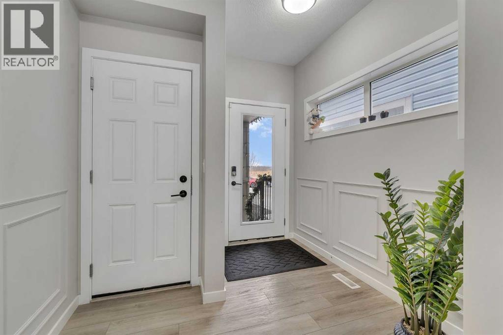 341 Walcrest View SE