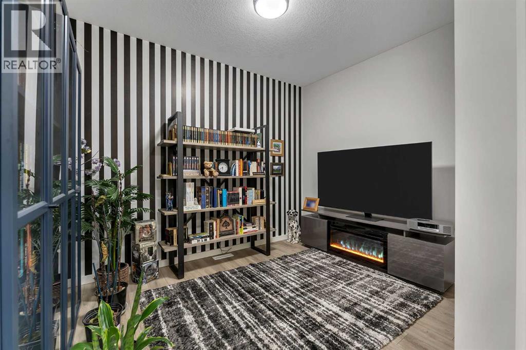 341 Walcrest View SE