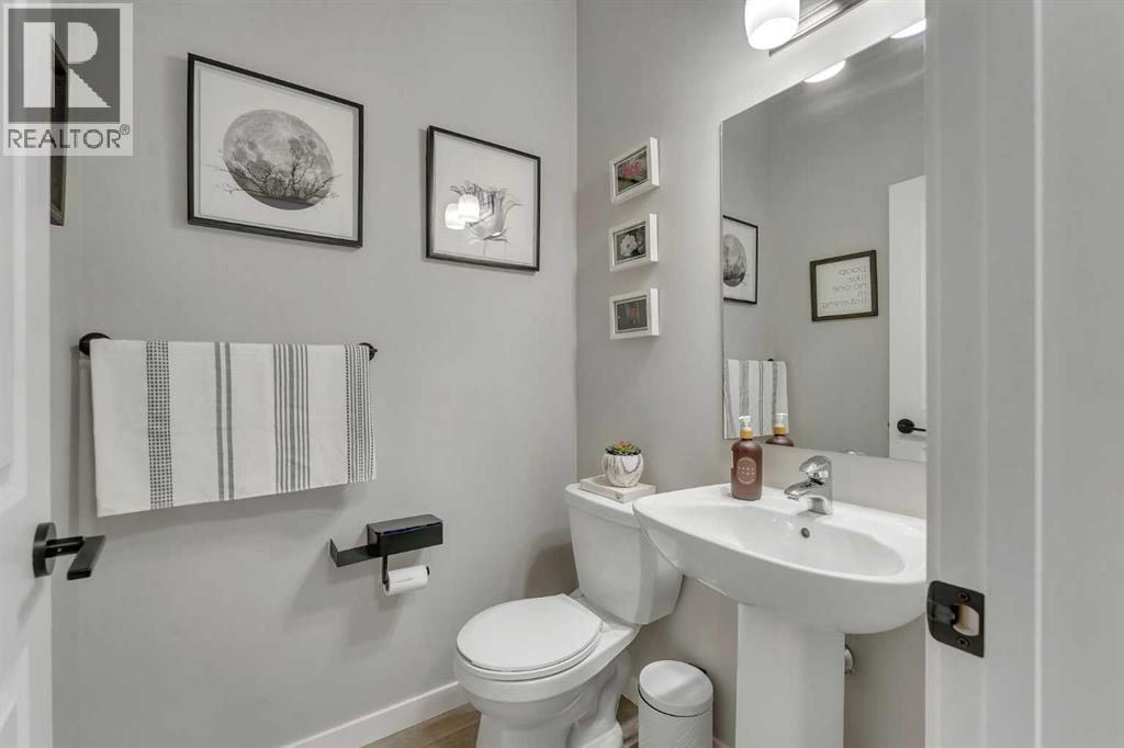 341 Walcrest View SE