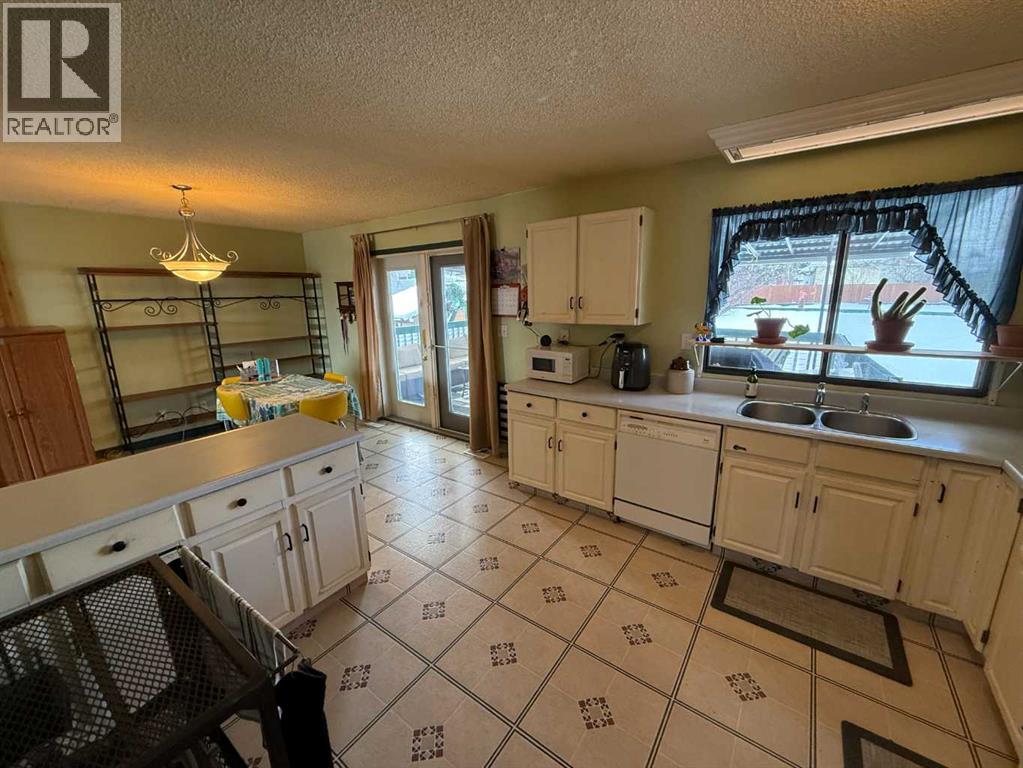 202 Maligne Drive