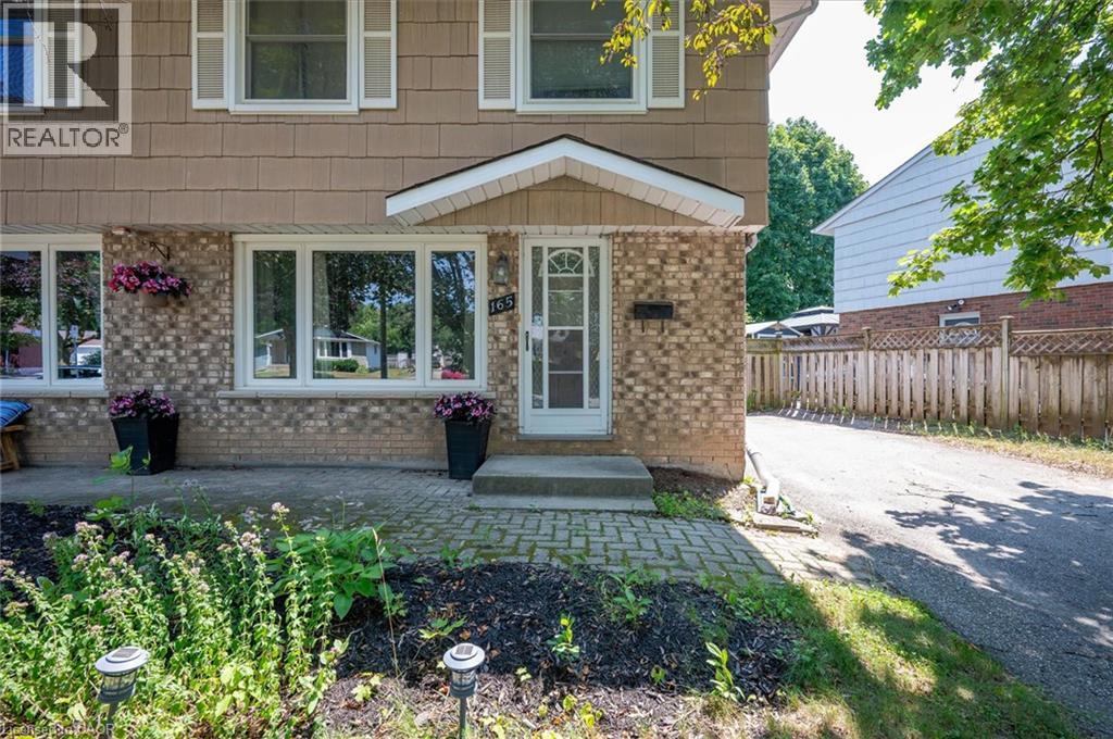 165 SELKIRK Drive