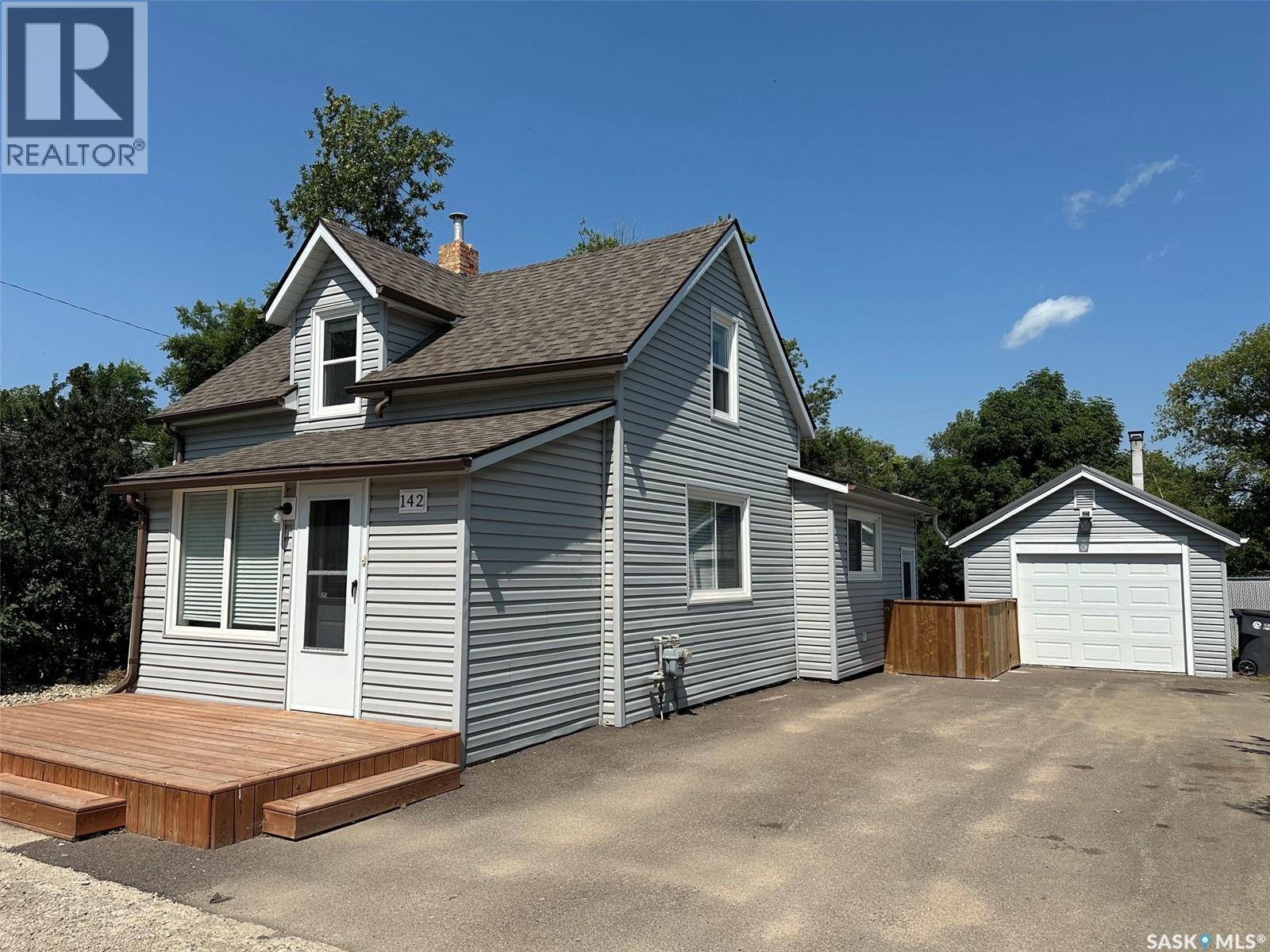 142 2nd AVENUE W