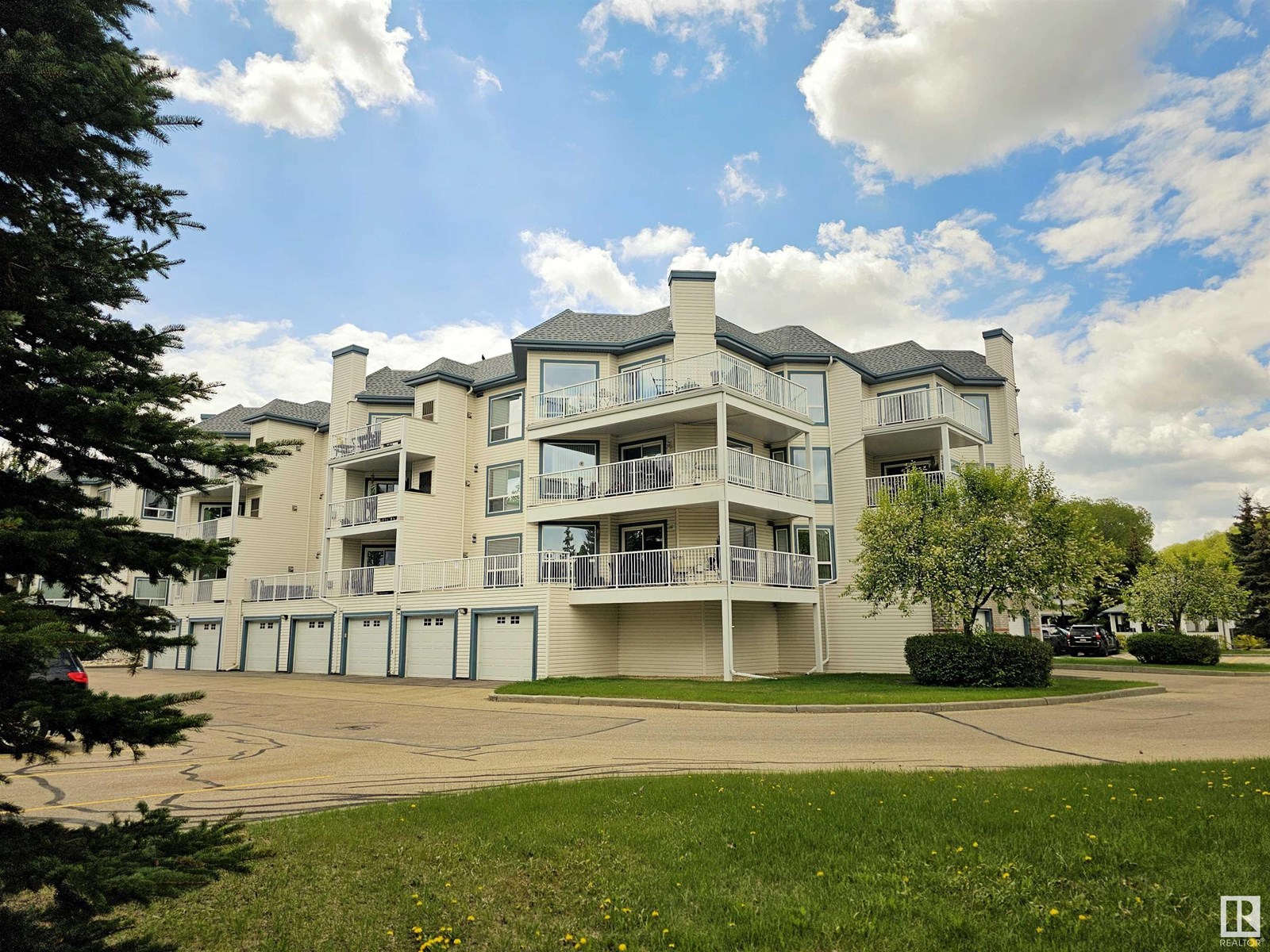#311 51 ELDORADO DR
