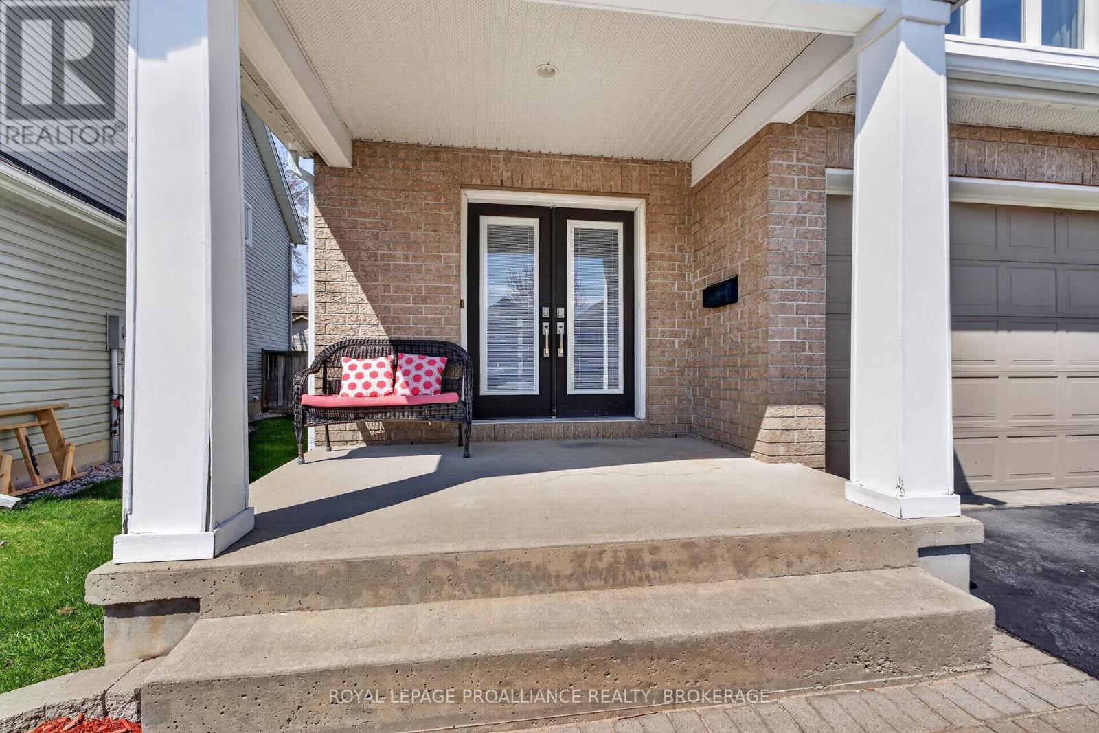 492 CHERYL PLACE
