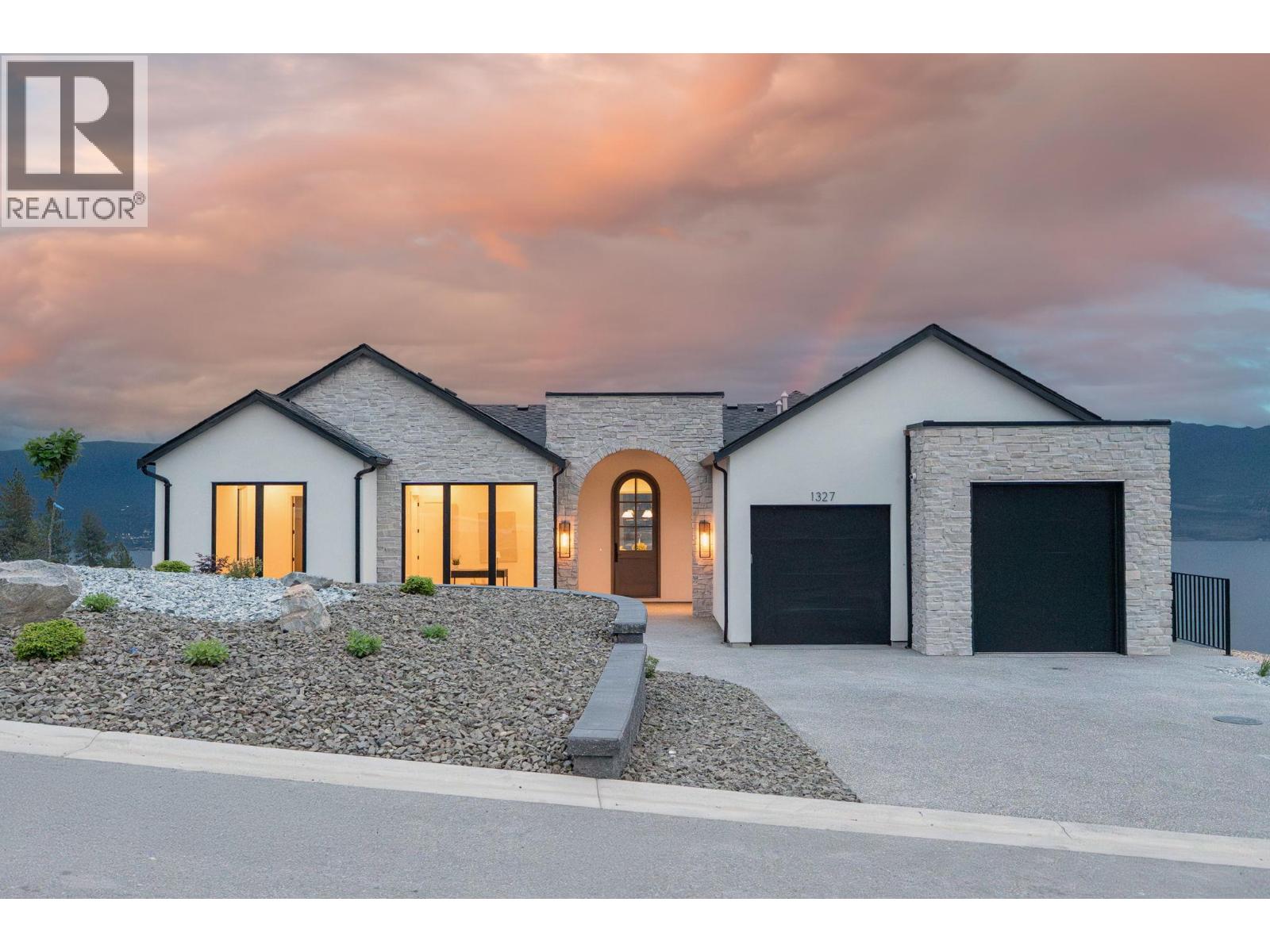1327 Vineyard Drive