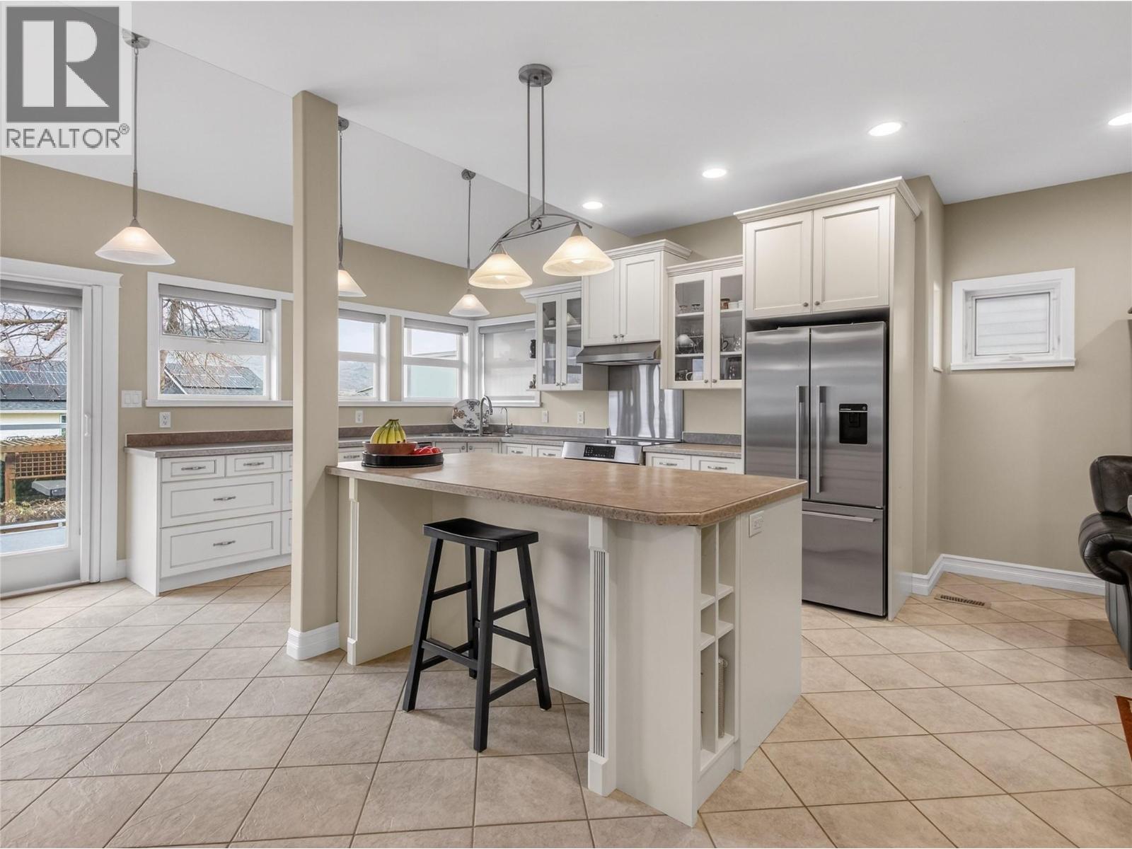 4005 Lobelia Drive