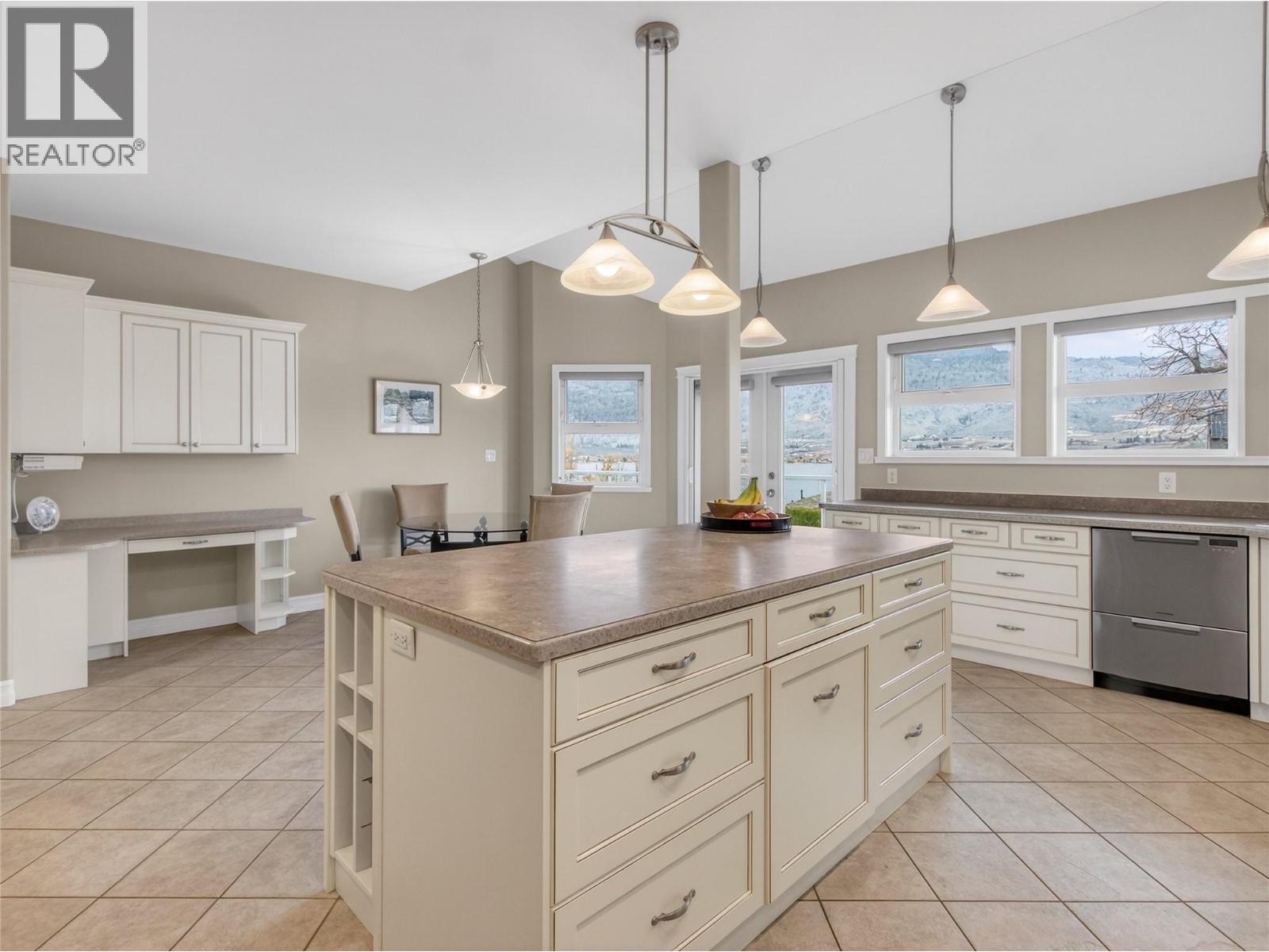 4005 Lobelia Drive