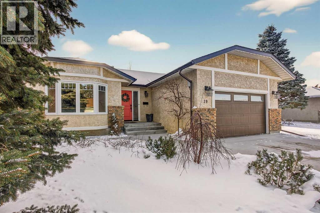 39 Wildwood Crescent W