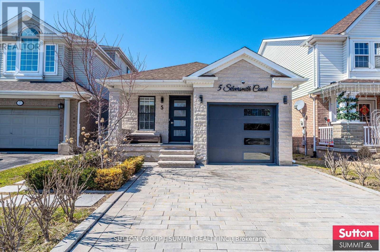 5 SILVERSMITH COURT