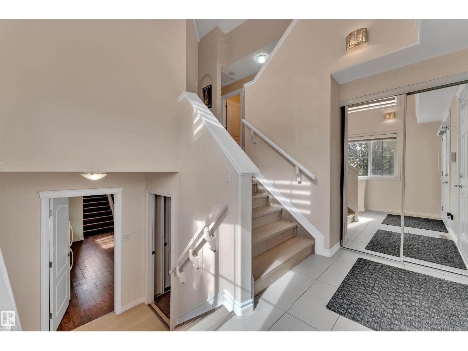 6140 18 AV SW