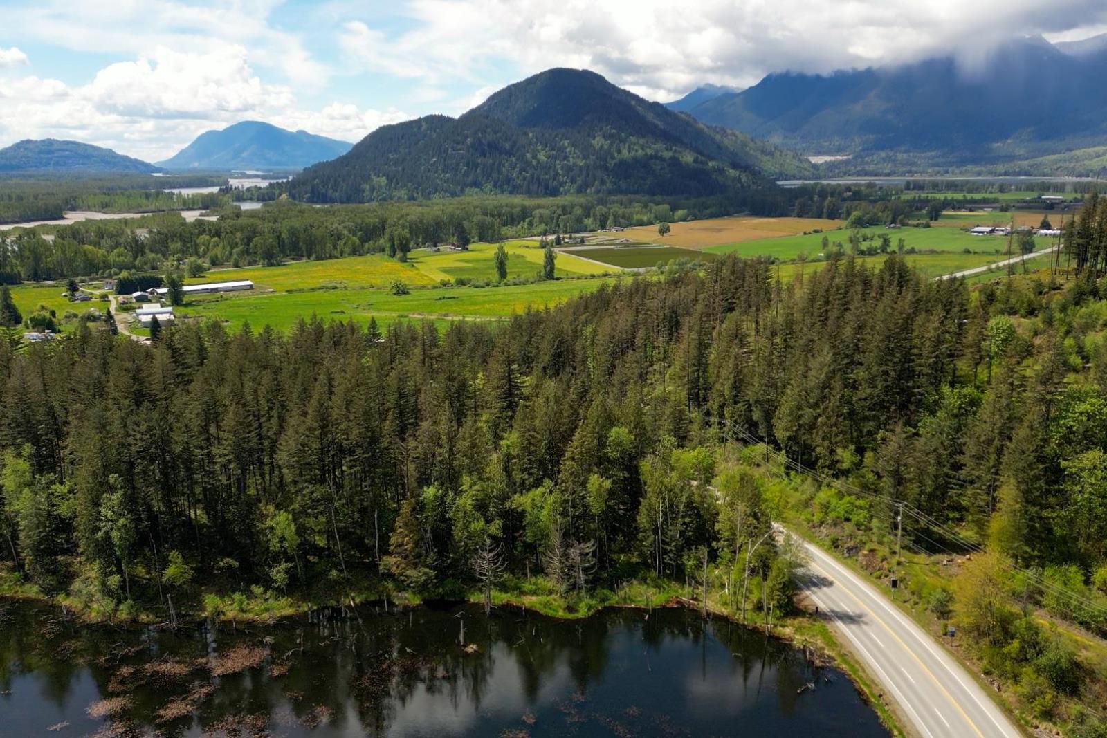 1724 LOUGHEED HIGHWAY|Mt Woodside