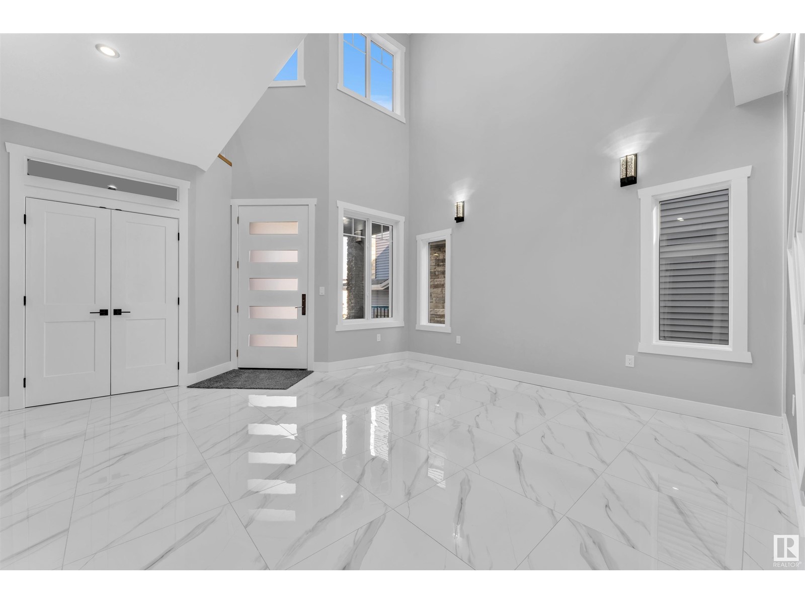 1815 17 AV NW