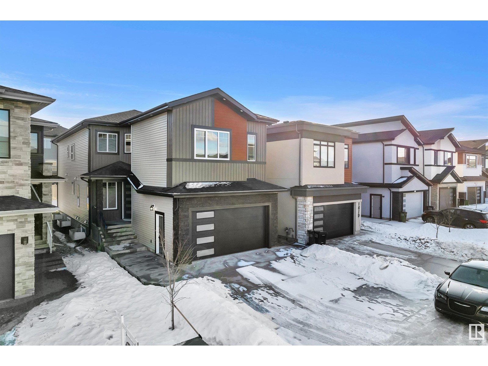 1815 17 AV NW