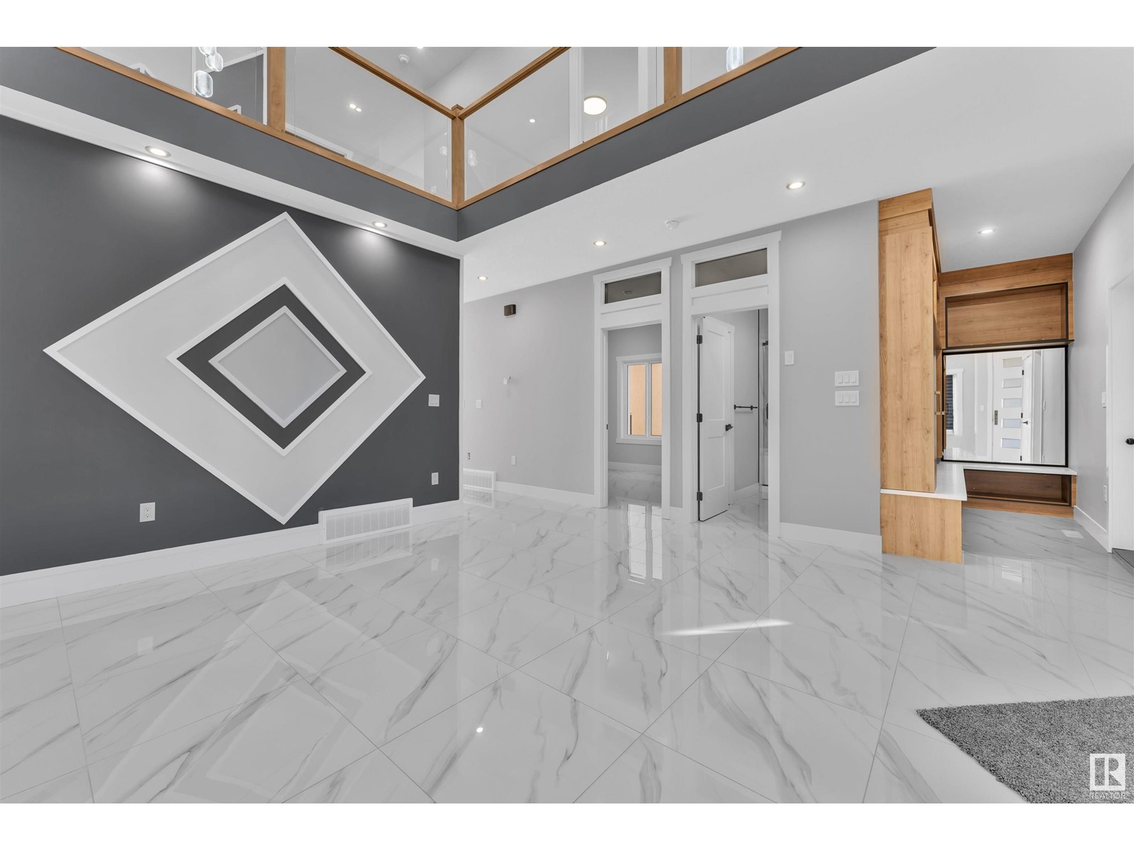 1815 17 AV NW