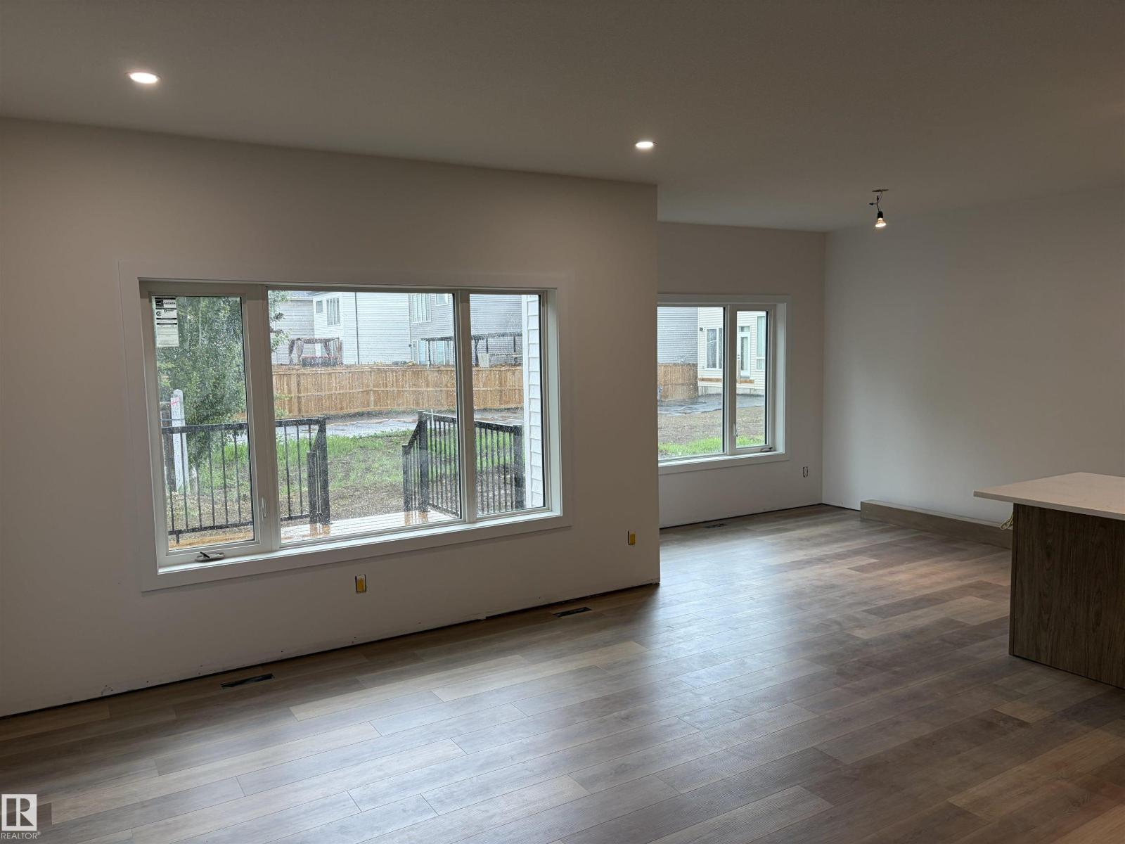 30 ELSINORE PL NW