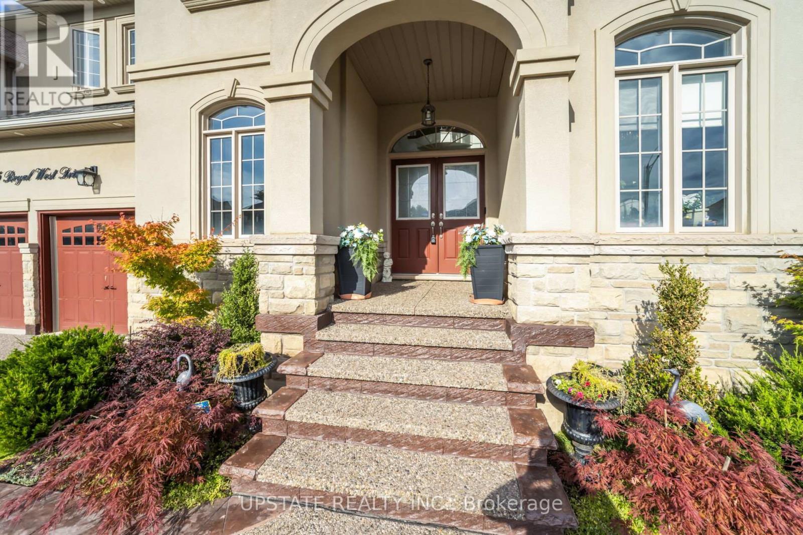 105 ROYAL WEST DRIVE