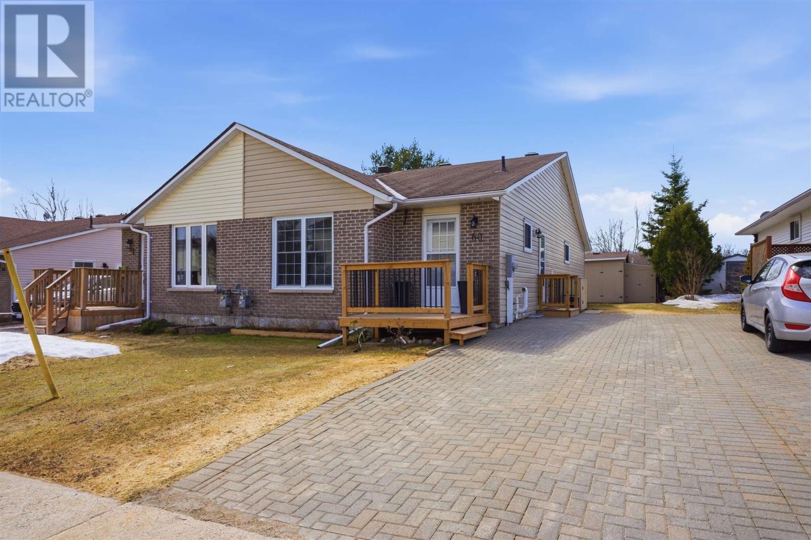 Photo 1 of 46 — 60 Farrell CRES, Elliot Lake, ON P5A3M9
