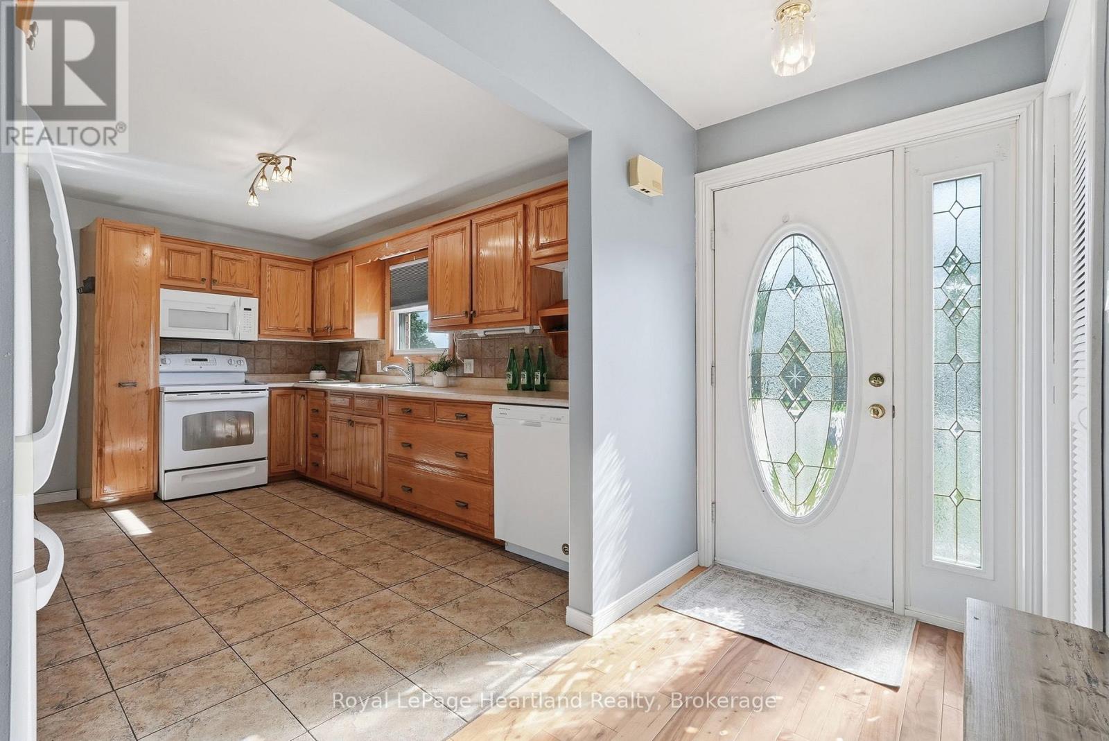 476 CARLING TERRACE