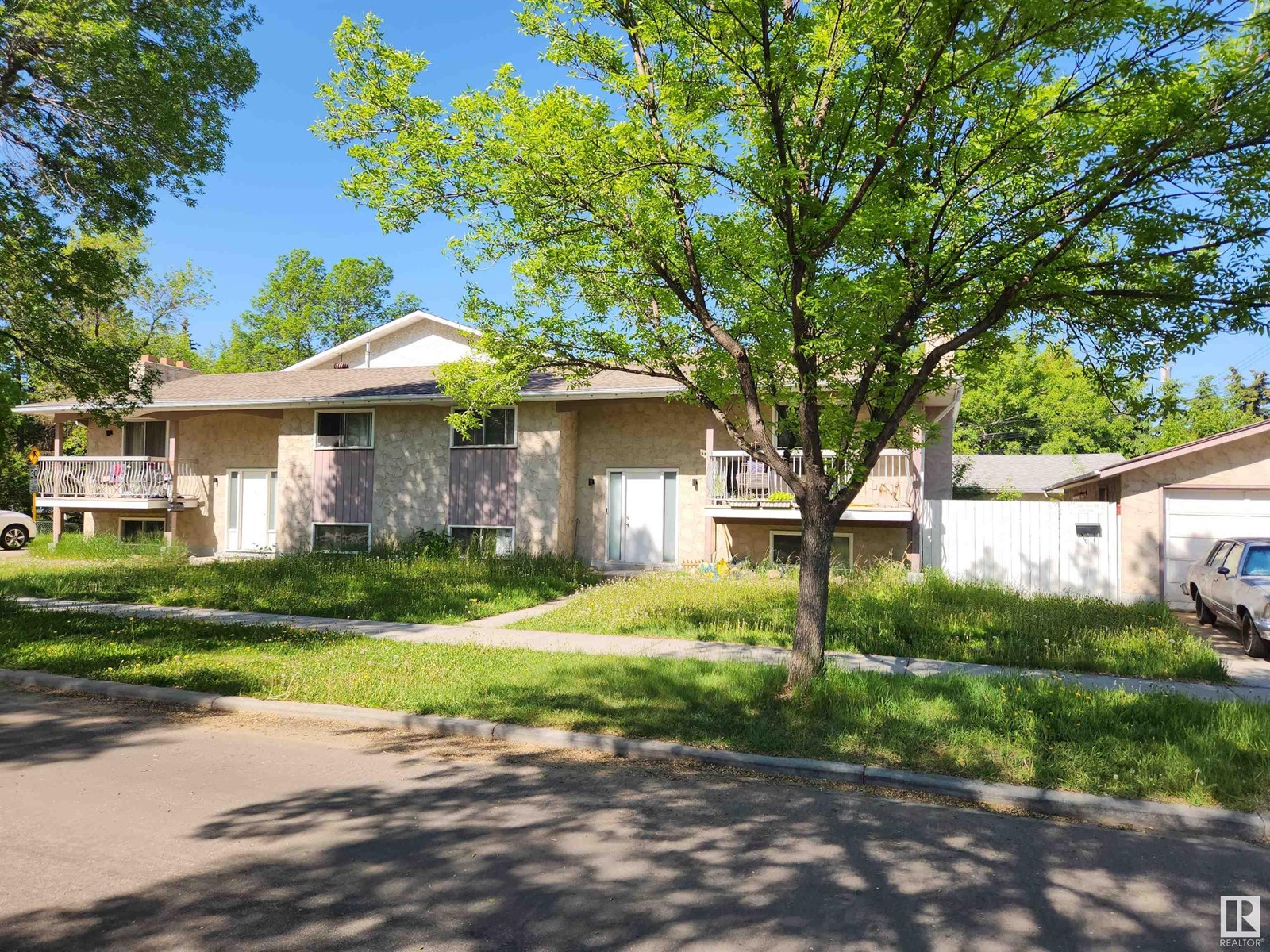 8102 & 8104 81 ST NW